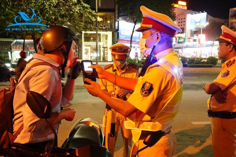 Xe đạp điện có bị thổi nồng độ cồn không?