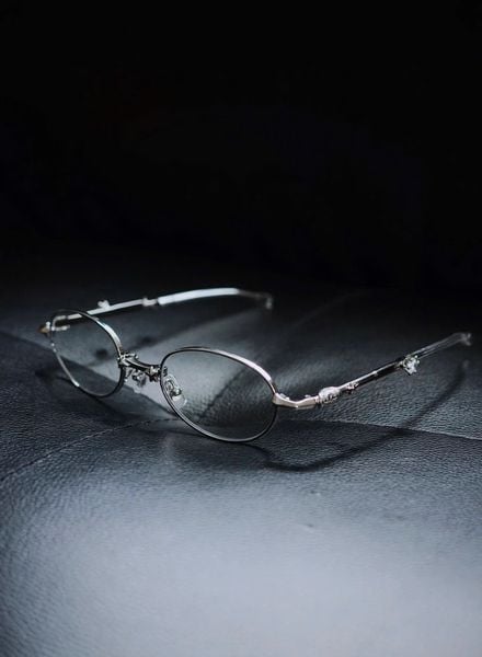 Mix & Match: Phối kính Gentle Monster với outfit streetwear