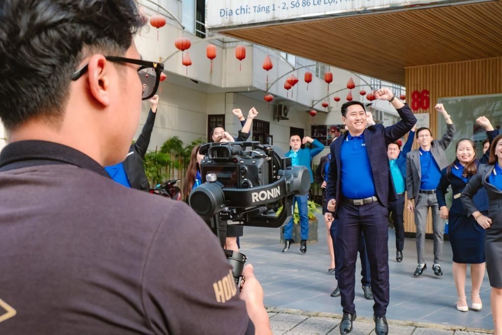 dung_phim_quang_cao_tvc