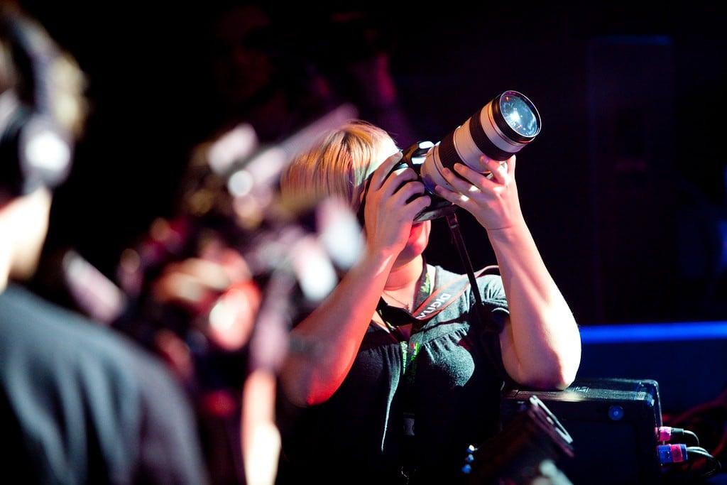 ekip quay chụp sự kiện