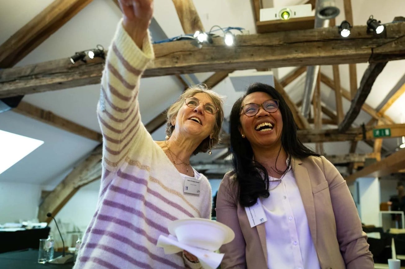 giá chụp sự kiện