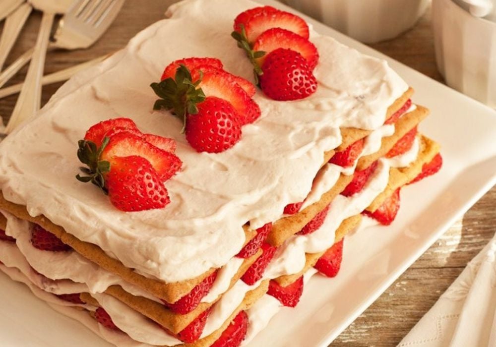 Bánh kem dâu tây kiểu Pháp