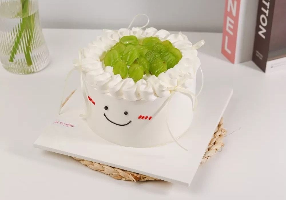 Bánh kem sữa chua nho