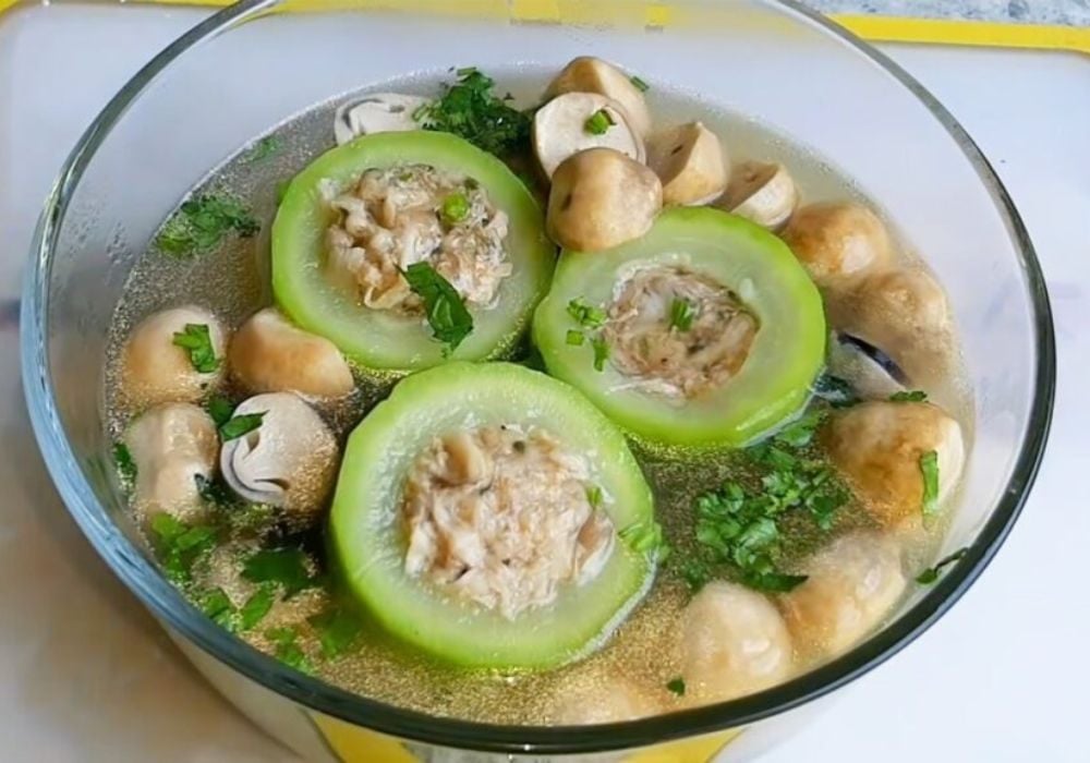 Canh bầu nhồi thịt chay
