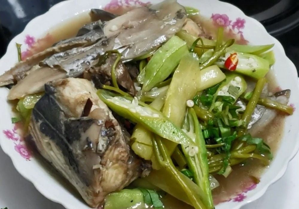 Canh chua cá thu