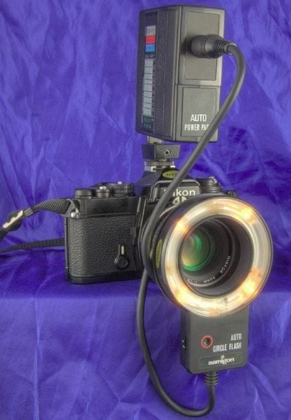 Ring Flash (Đèn Flash Vành Khuyên)