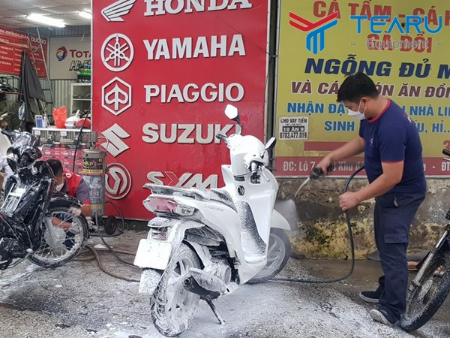 su-dung-tay-rua-chuyen-dung