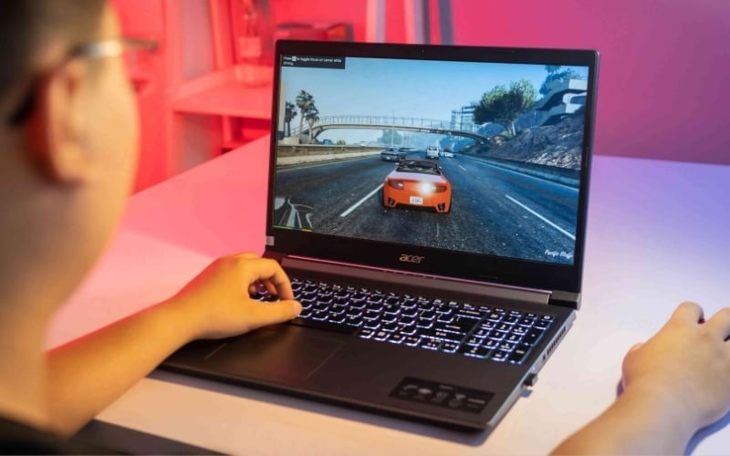 Acer Aspire 7 đủ sức cân tốt các tựa game eSports phổ biến
