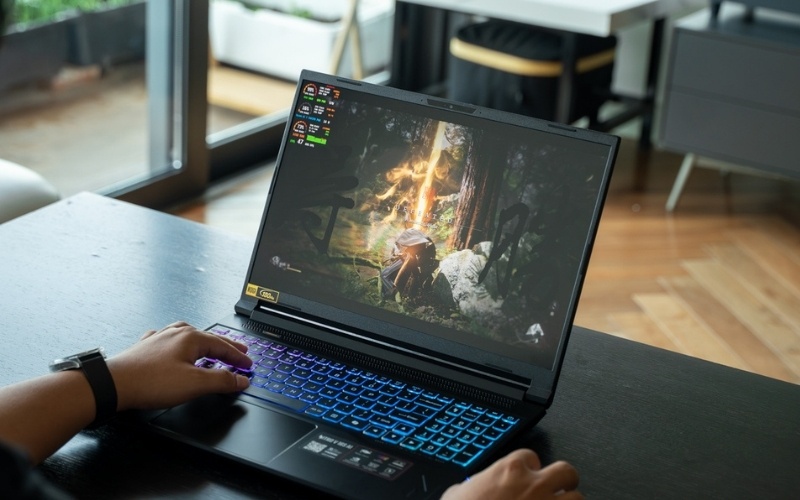Nitro ANV16S-41-R337 mỏng nhẹ, phù hợp với game thủ, sinh viên kỹ thuật và creator