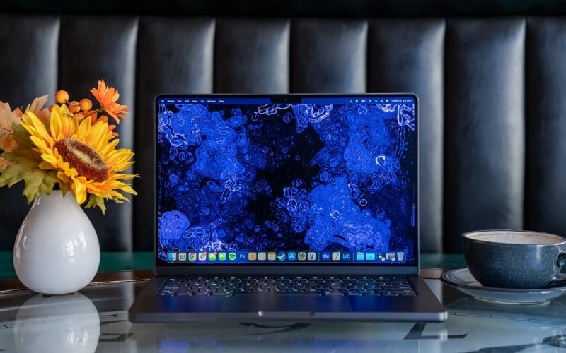 Mua laptop tại GearVN để nhận được&nbsp;sản phẩm chính hãng, giá tốt, tư vấn chuyên sâu và bảo hành uy tín