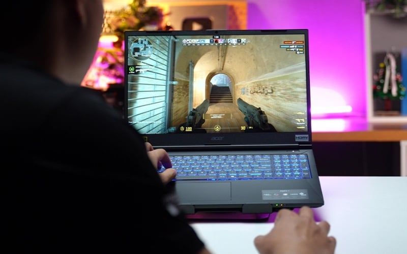 Laptop được trang bị màn hình&nbsp;15.6 inch, tấm nền&nbsp;IPS 144Hz mượt mà