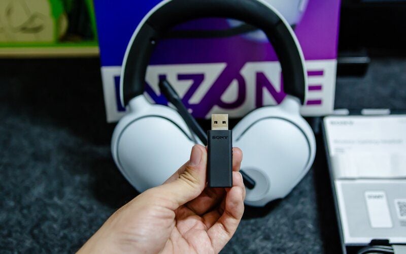 Game thủ nên ưu tiên sử dụng tai nghe hỗ trợ kết nối qua USB Dongle 2.4GHz