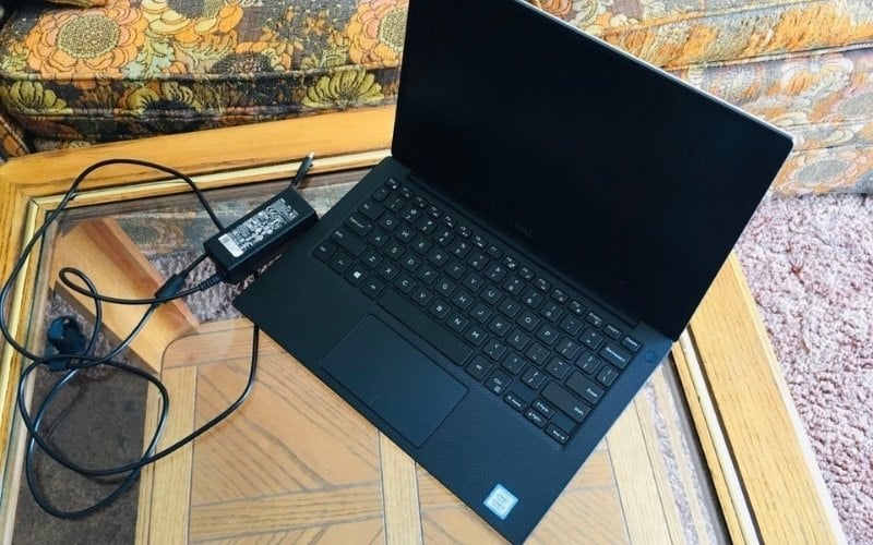 Ưu tiên dùng Adapter kèm máy