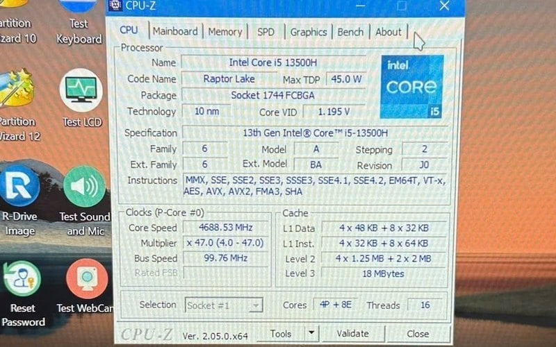 CPU-Z cho biết chính xác tiến trình sản xuất chip (nm), hãng sản xuất RAM,...