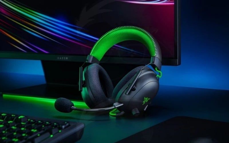 Game thủ FPS nên ưu tiên&nbsp;tai nghe over-ear có âm trường rộng để nghe rõ bước chân