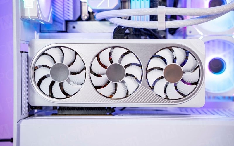 Card đồ họa (GPU) chịu trách nhiệm xử lý và xuất tất cả thông tin hình ảnh ra màn hình