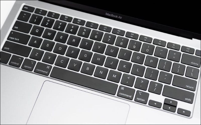 Chi phí thay thế bàn phím Macbook khá cao vì thiết kế phức tạp