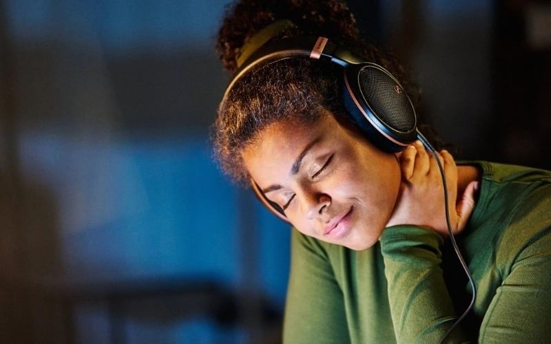 Âm bass tốt giúp âm&nbsp;nhạc sôi động và trải nghiệm&nbsp;phim chân thực hơn