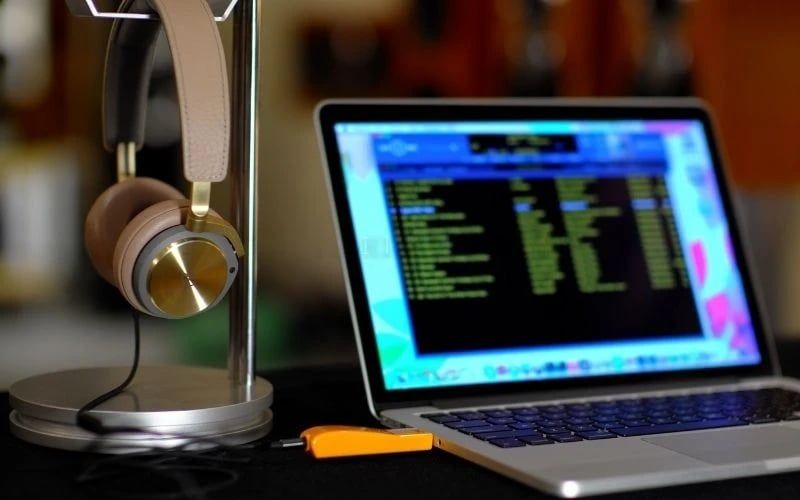 Sử dụng file âm thanh chuyên dụng như&nbsp;Pink Noise để burn in tai nghe