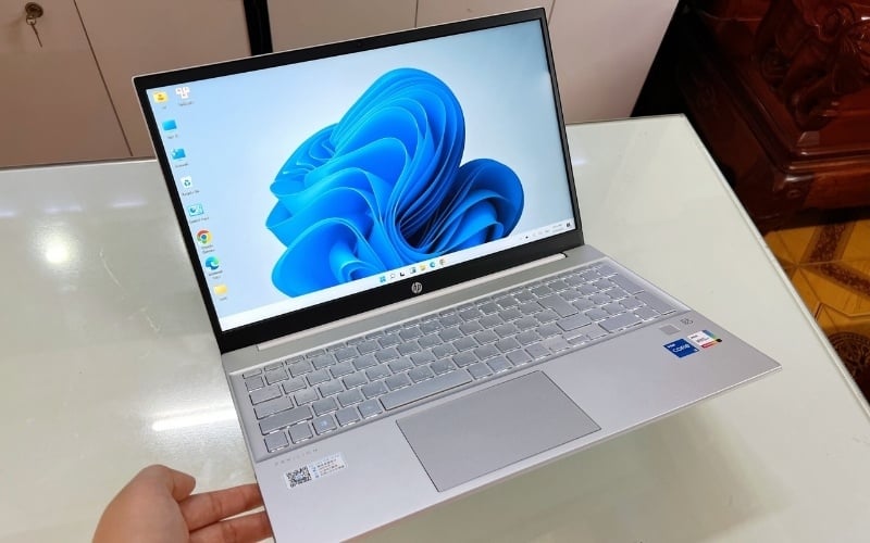 Bàn phím của laptop HP thường được đánh giá cao về hành trình phím