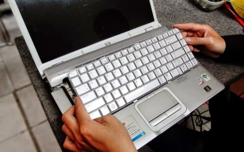 Mang laptop đến trung tâm sửa chữa