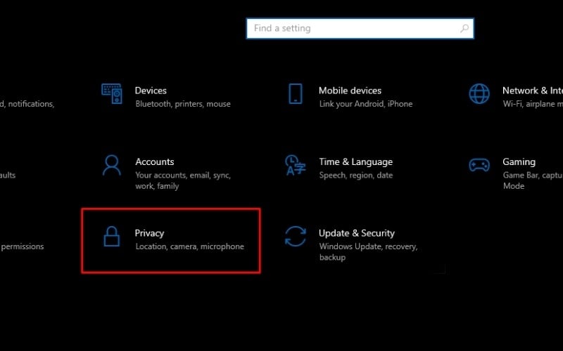 Chọn mục Privacy
