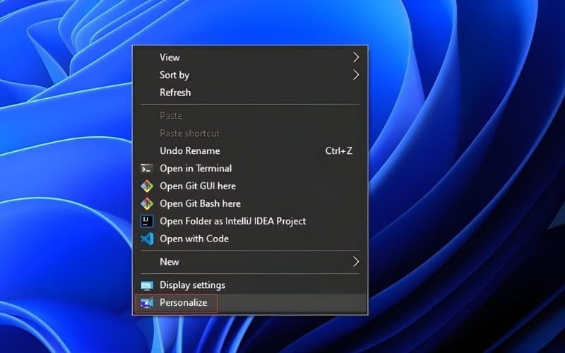 Chọn mục Personalize để mở cửa sổ cài đặt giao diện