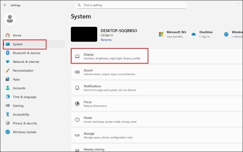Vào Settings, chọn System rồi đến Display