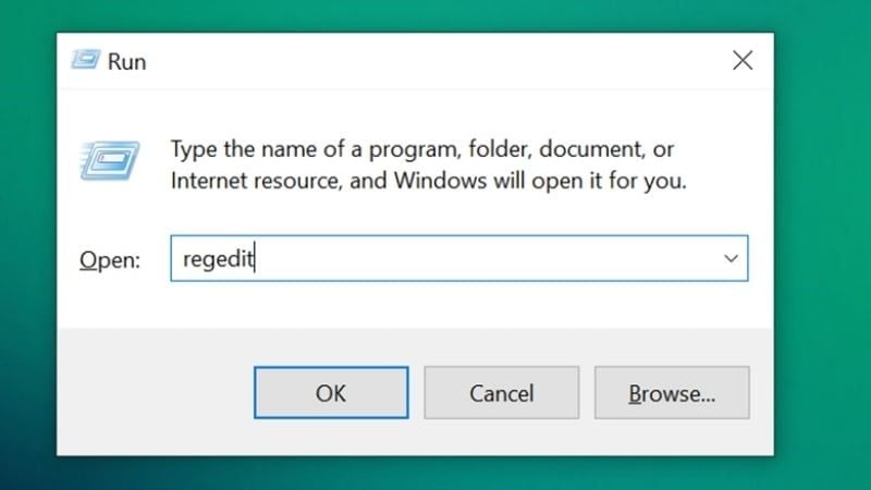 Bạn nhấn Windows + R,&nbsp;gõ regedit