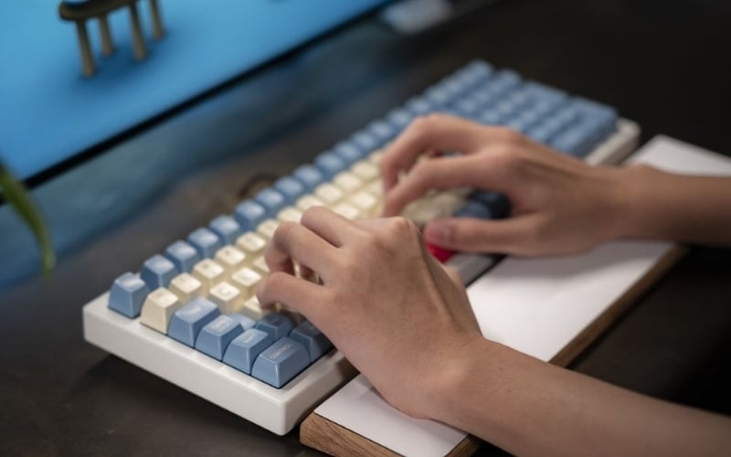 Thành thạo kỹ năng gõ 10 ngón giúp tiết kiệm thời gian xử lý văn bản