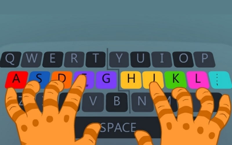 Cả hai ngón cái luôn được đặt nhẹ trên phím Space