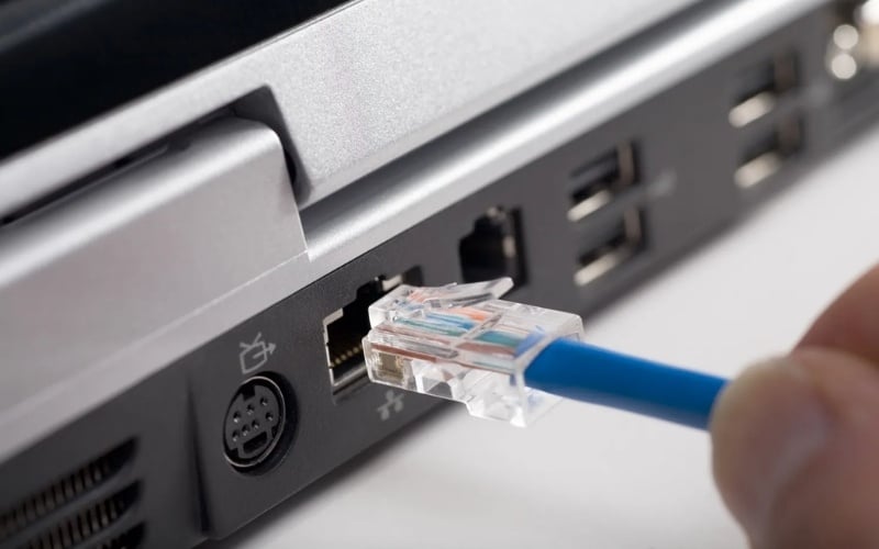 Các cổng kết nối và kết nối không dây