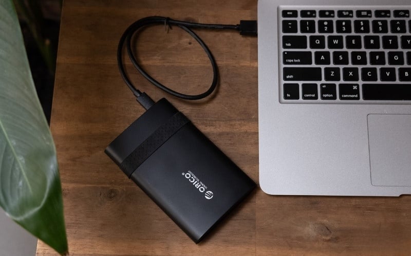 Box ổ cứng là vỏ chuyển đổi giúp biến ổ laptop thành ổ ngoài cắm qua USB