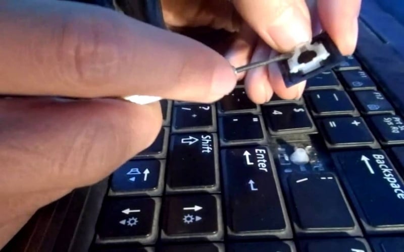 Nên thay thế bàn phím tại các trung tâm sửa chữa uy tín