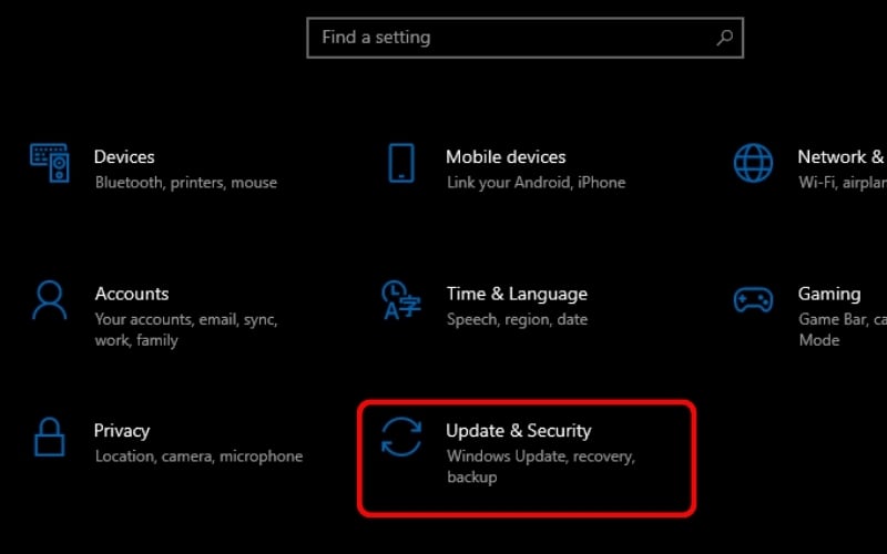 Chọn mục Update & Security