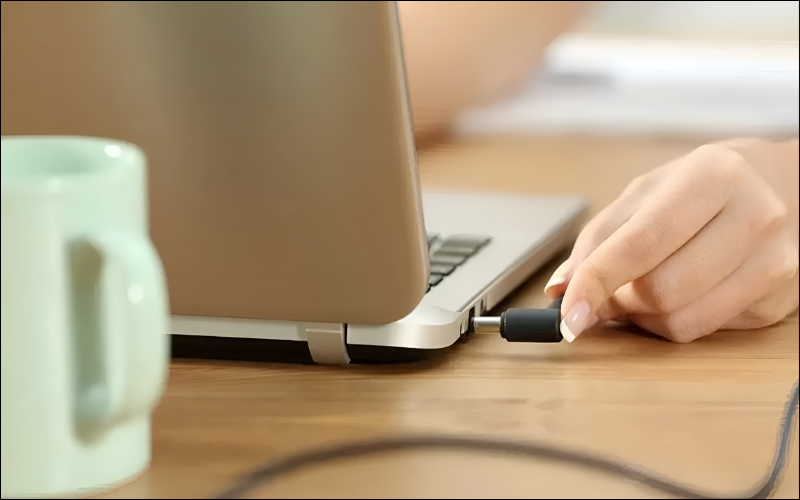 Bạn nên cắm sạc laptop khi thực hiện các tác vụ nặng