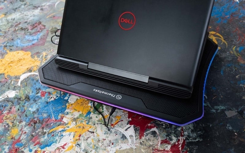 Chọn đế tản nhiệt có kích thước vừa vặn với laptop