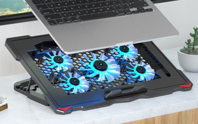 Kiểm soát nhiệt độ bằng cách sử dụng đế tản nhiệt