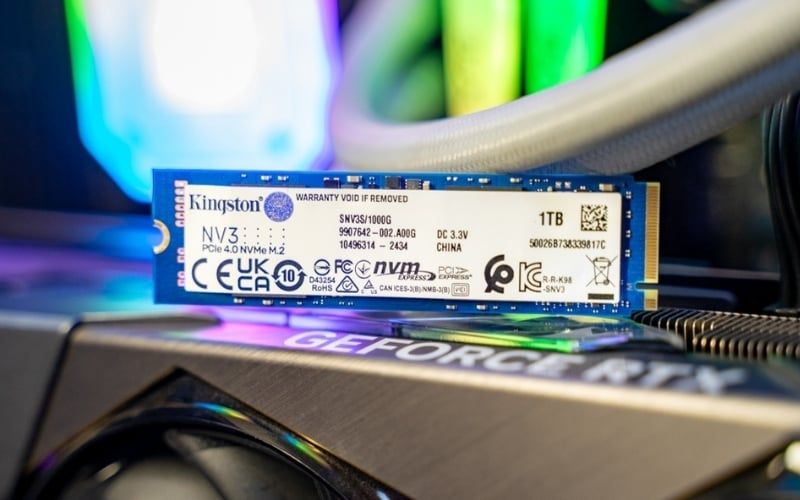 Ổ SSD NVMe Gen4 giúp nạp dữ liệu nhanh, hữu ích khi làm việc với dữ liệu lớn