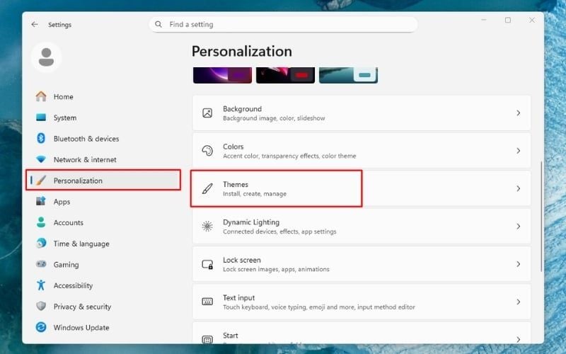 Chọn&nbsp;thẻ Themes tại&nbsp;mục Personalization