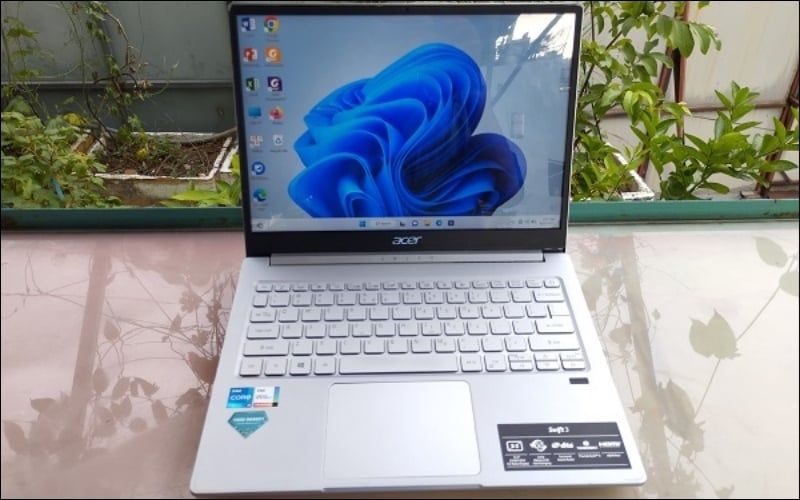 Acer Swift cũ nhẹ, pin tốt, thiết kế cao cấp, phù hợp với người thường xuyên di chuyển