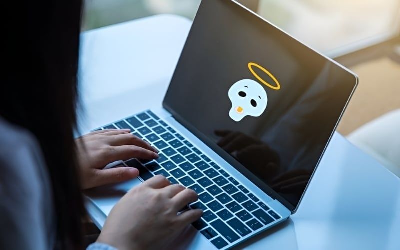 Laptop sập nguồn gây nguy cơ mất dữ liệu của người dùng