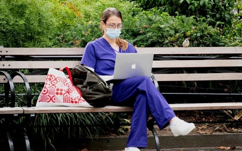 Laptop giúp linh hoạt với xu hướng làm việc từ xa