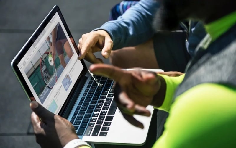 Laptop giúp xem phim và thưởng thức âm nhạc chất lượng cao