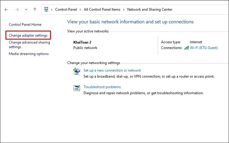Vào Control Panel > Network and Sharing Center > Change adapter settings, nhấp Ethernet > Status để xem tốc độ