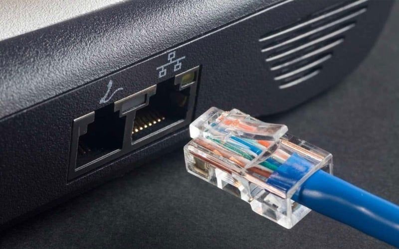 Ethernet truyền dữ liệu bằng cách chia thành các khung nhỏ gọn, gắn địa chỉ MAC và gửi qua cáp