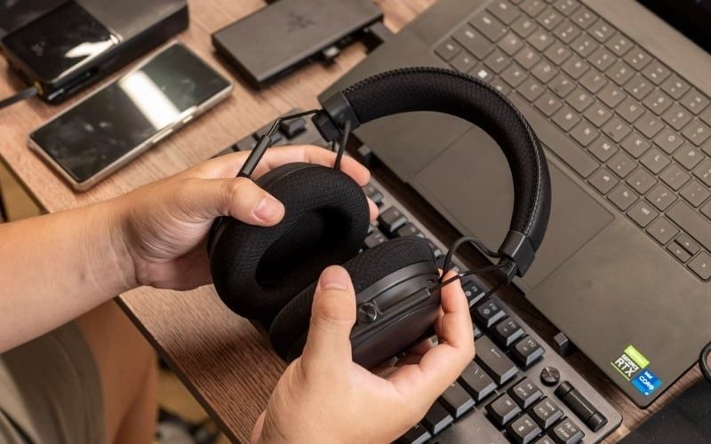 Nên chọn tai nghe có ANC để nghe nhạc, di chuyển yên tĩnh và bảo vệ tai tốt hơn