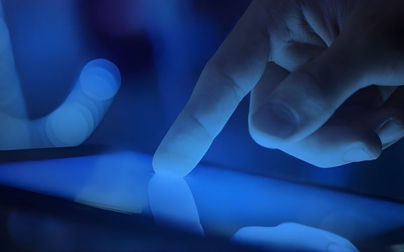 Low Blue Light là công nghệ giúp giảm cường độ của ánh sáng xanh