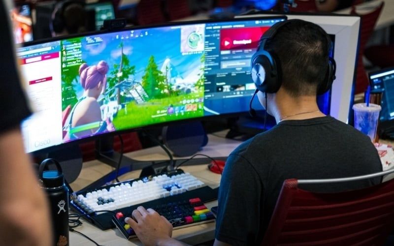 Màn hình Glossy phù hợp với đa dạng người dùng