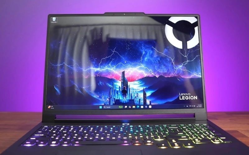 Màn hình Glossy có màu sắc sống động, độ tương phản cao, hình ảnh sắc nét